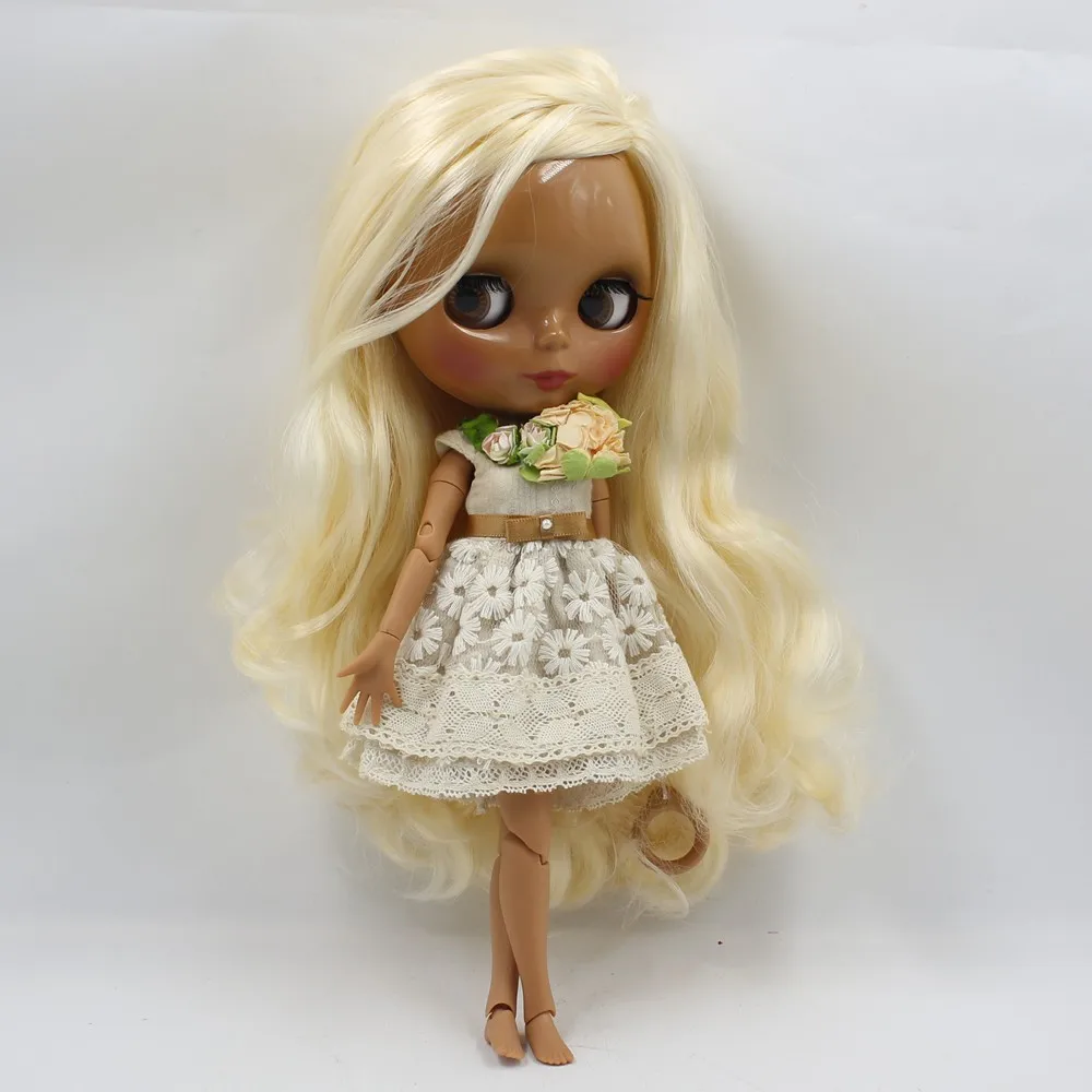 Ледената кукла DBS Blyth 1/6 bjd ob24 играчка златисто-руса коса със странично пробором тъмната кожа ставите на тялото 30 см произволен цвят на очите Изображение 4